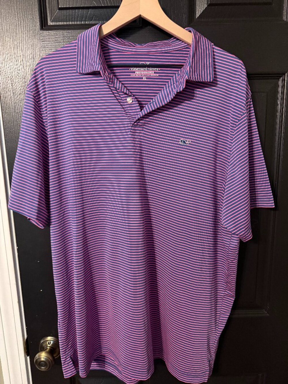 Like New Men's Vineyard Vines Athletic Golf Shirt Light Weight Pink Blue XL
